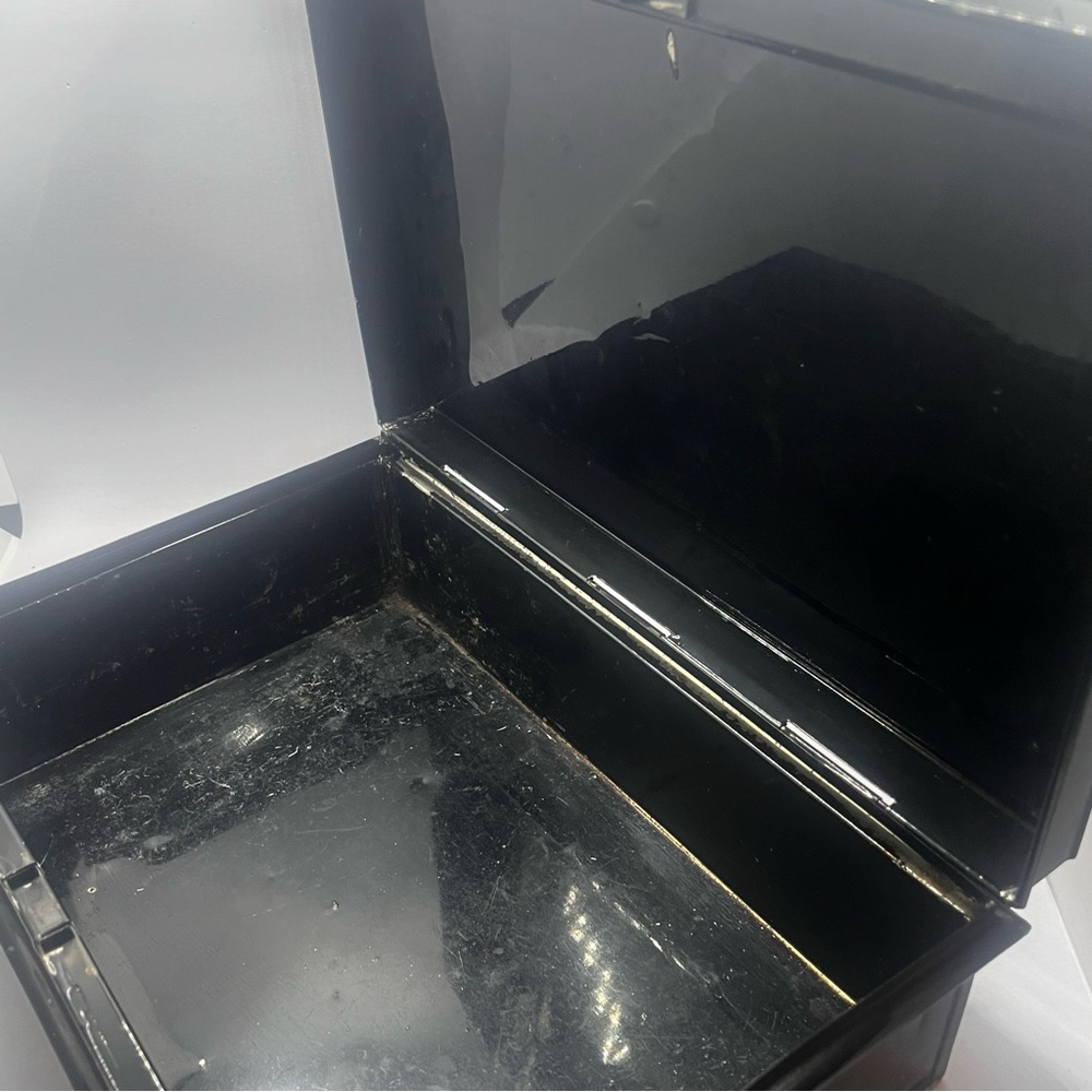Vintage metal black box with handles - Picture 2 of 11